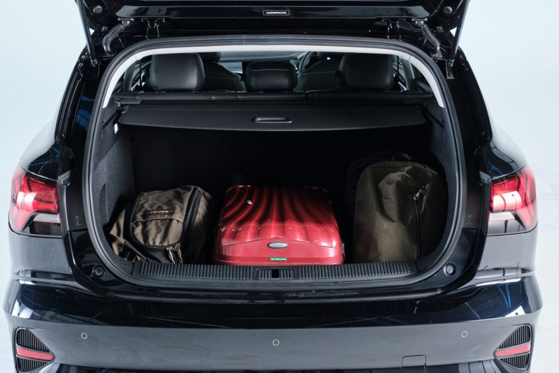 MG5%20EV%20Trophy%20Long%20Range%20boot