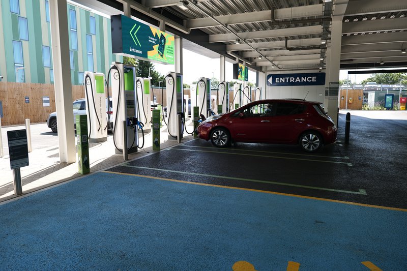 How%20to%20pick%20up%20passengers%20from%20Heathrow%20and%20Gatwick