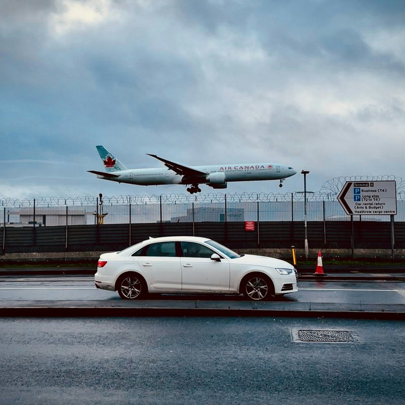 How%20to%20pick%20up%20passengers%20from%20Heathrow%20and%20Gatwick